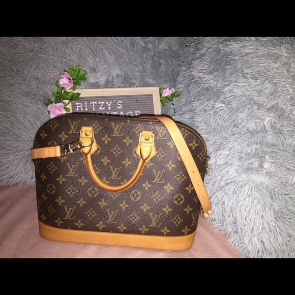 🔥SOLD🔥Gorgeous Louis Vuitton Monogram Alma PM - Picture 2 of 11
